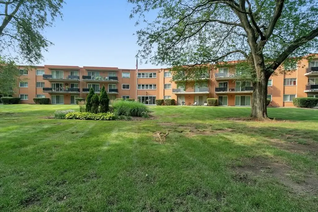 940 Holbrook Road Homewood IL 60430