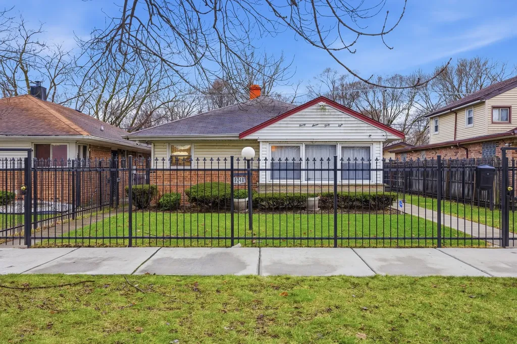 9748 South Van Vlissingen Road Chicago IL 60617