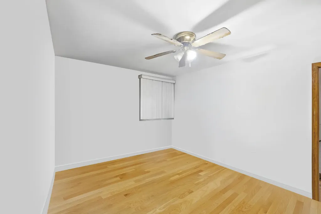9748 South Van Vlissingen Road Chicago IL 60617