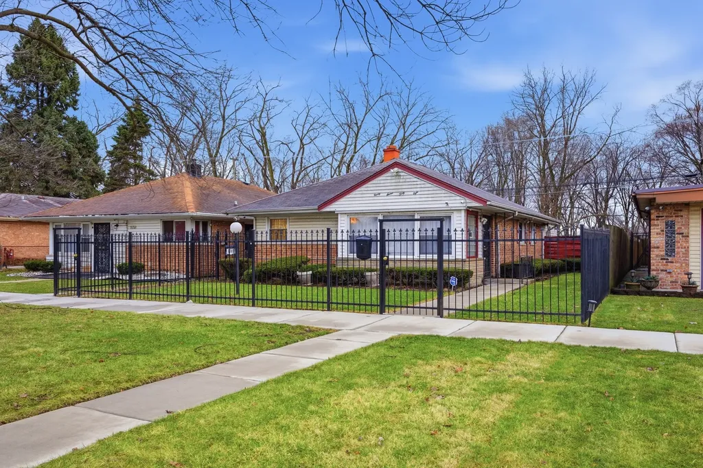 9748 South Van Vlissingen Road Chicago IL 60617