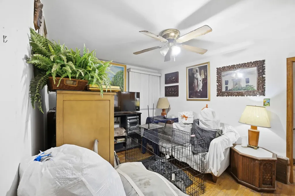 9748 South Van Vlissingen Road Chicago IL 60617