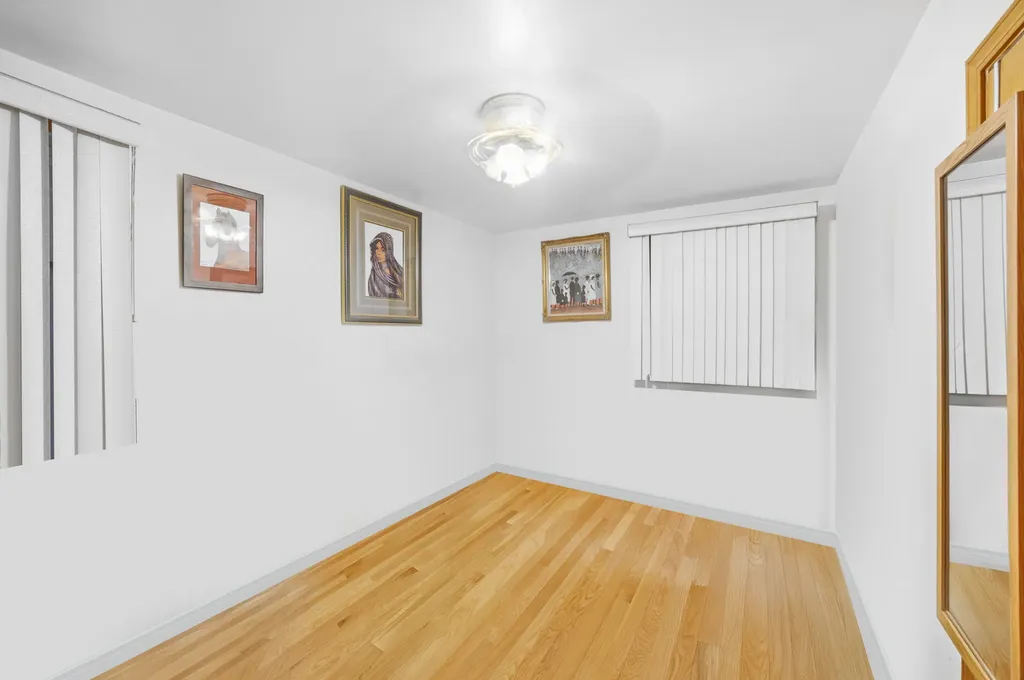 9748 South Van Vlissingen Road Chicago IL 60617