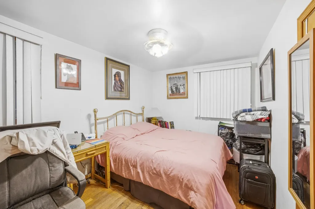 9748 South Van Vlissingen Road Chicago IL 60617
