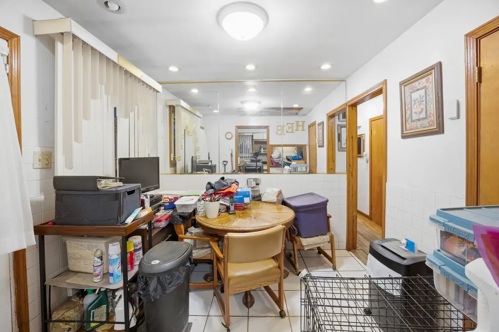 9748 South Van Vlissingen Road Chicago IL 60617