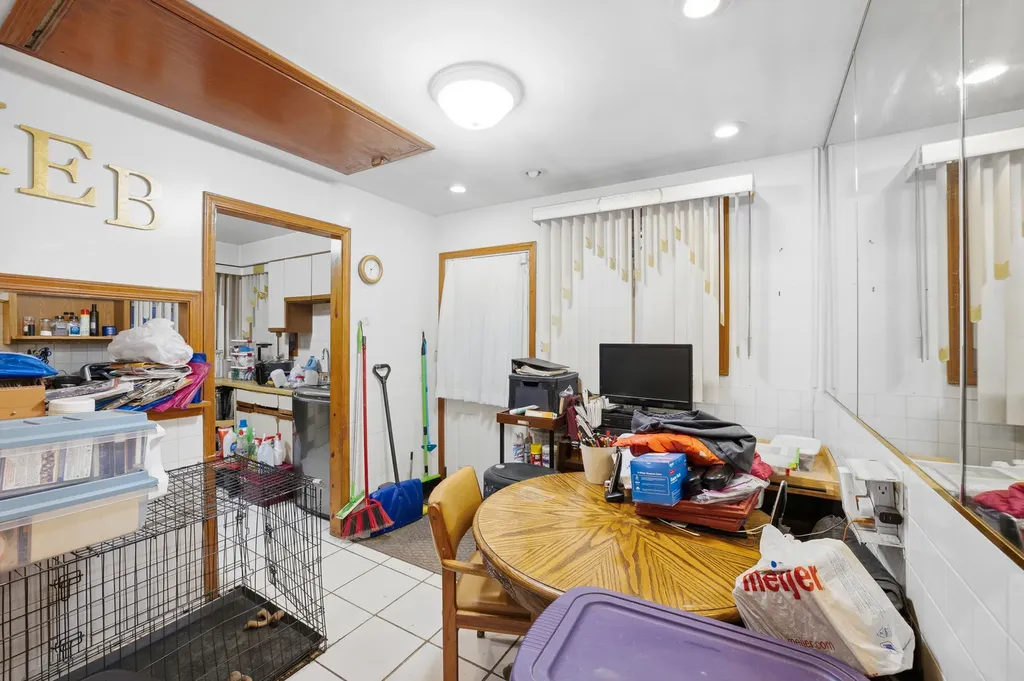 9748 South Van Vlissingen Road Chicago IL 60617