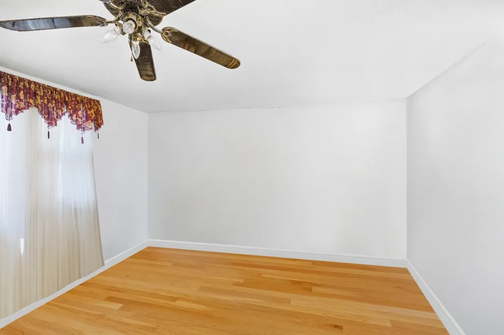 9748 South Van Vlissingen Road Chicago IL 60617