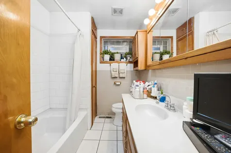 9748 South Van Vlissingen Road Chicago IL 60617