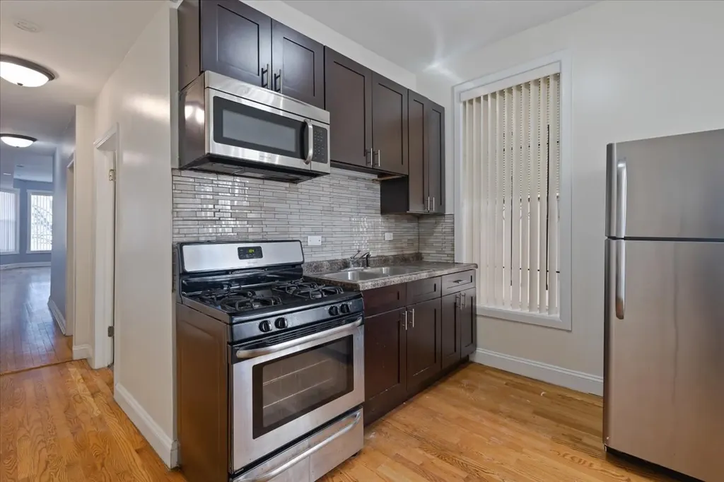 4211 West Gladys Avenue Chicago IL 60624