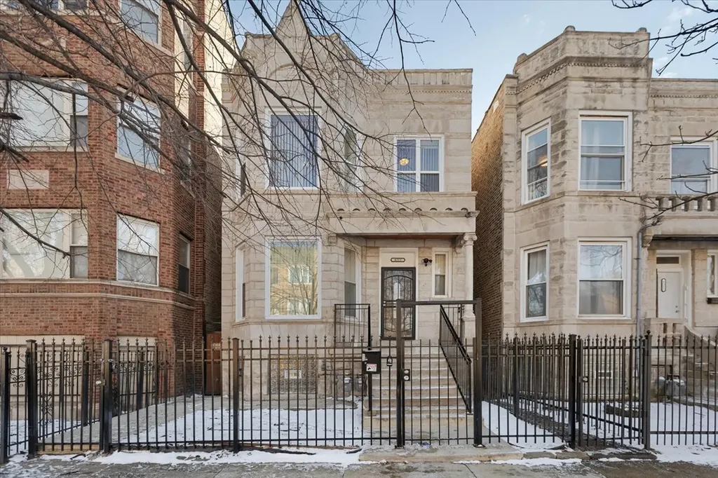 4211 West Gladys Avenue Chicago IL 60624