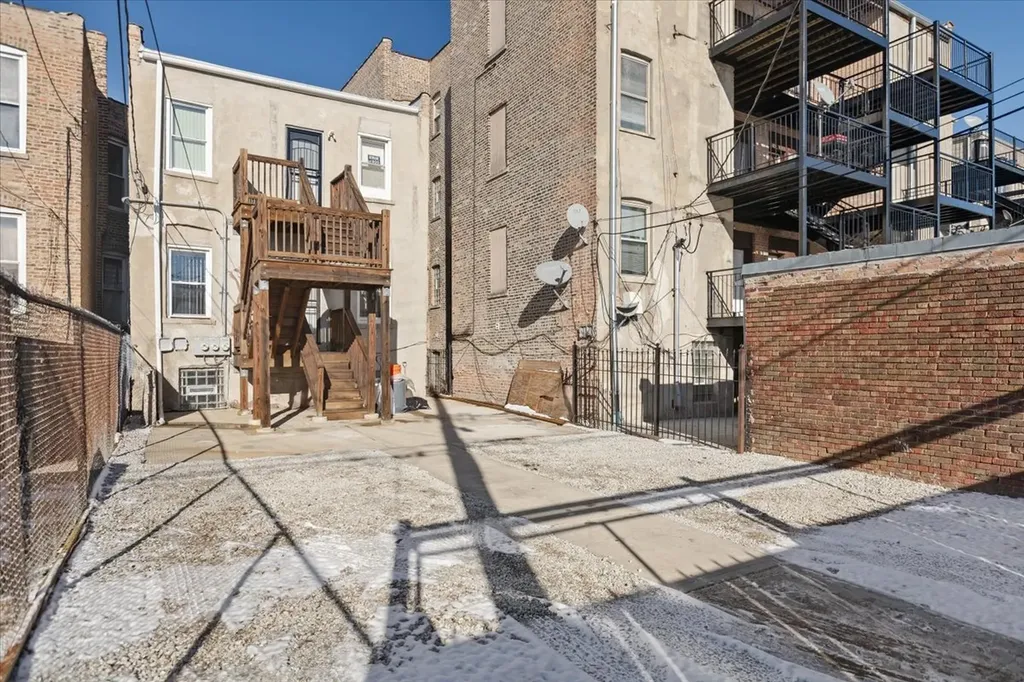 4211 West Gladys Avenue Chicago IL 60624