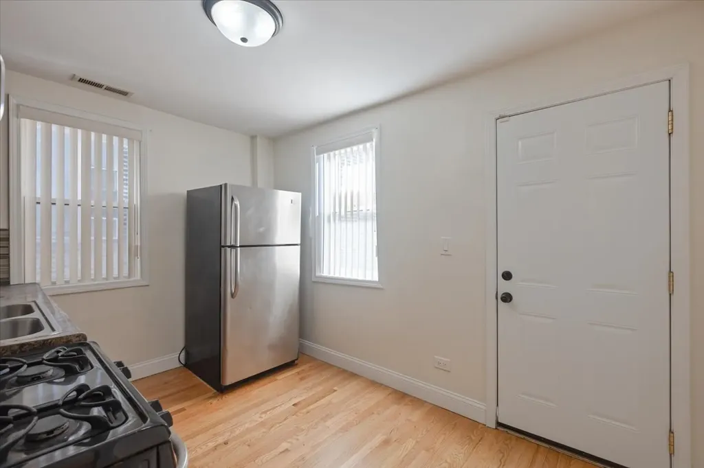 4211 West Gladys Avenue Chicago IL 60624