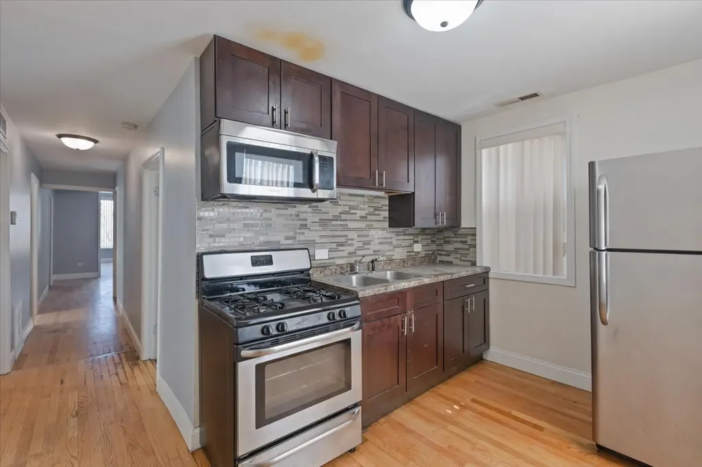 4211 West Gladys Avenue Chicago IL 60624