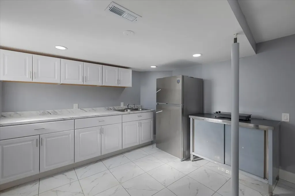 4211 West Gladys Avenue Chicago IL 60624