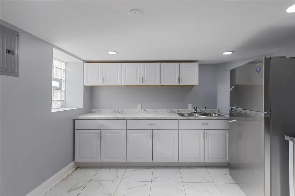 4211 West Gladys Avenue Chicago IL 60624