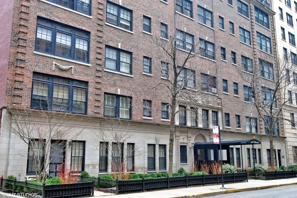 230 East Delaware Place Chicago IL 60611