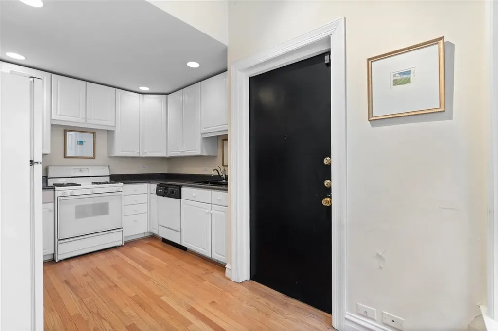 230 East Delaware Place Chicago IL 60611