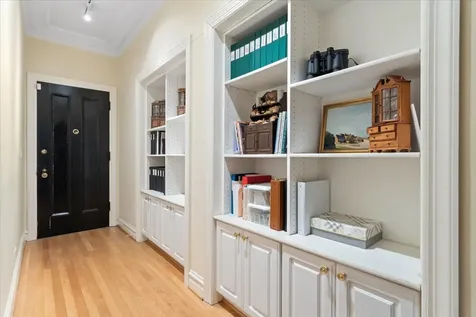 230 East Delaware Place Chicago IL 60611