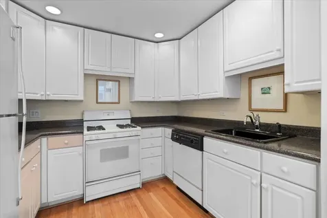 230 East Delaware Place Chicago IL 60611