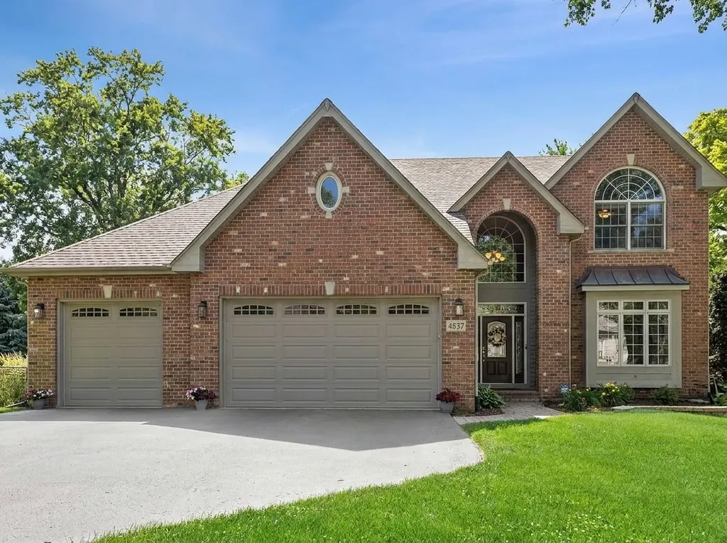 4632 Pershing Avenue Downers Grove IL 60515