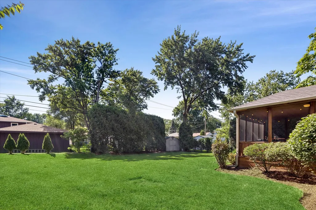 4632 Pershing Avenue Downers Grove IL 60515