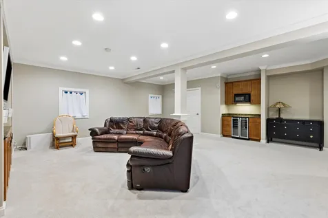 4632 Pershing Avenue Downers Grove IL 60515