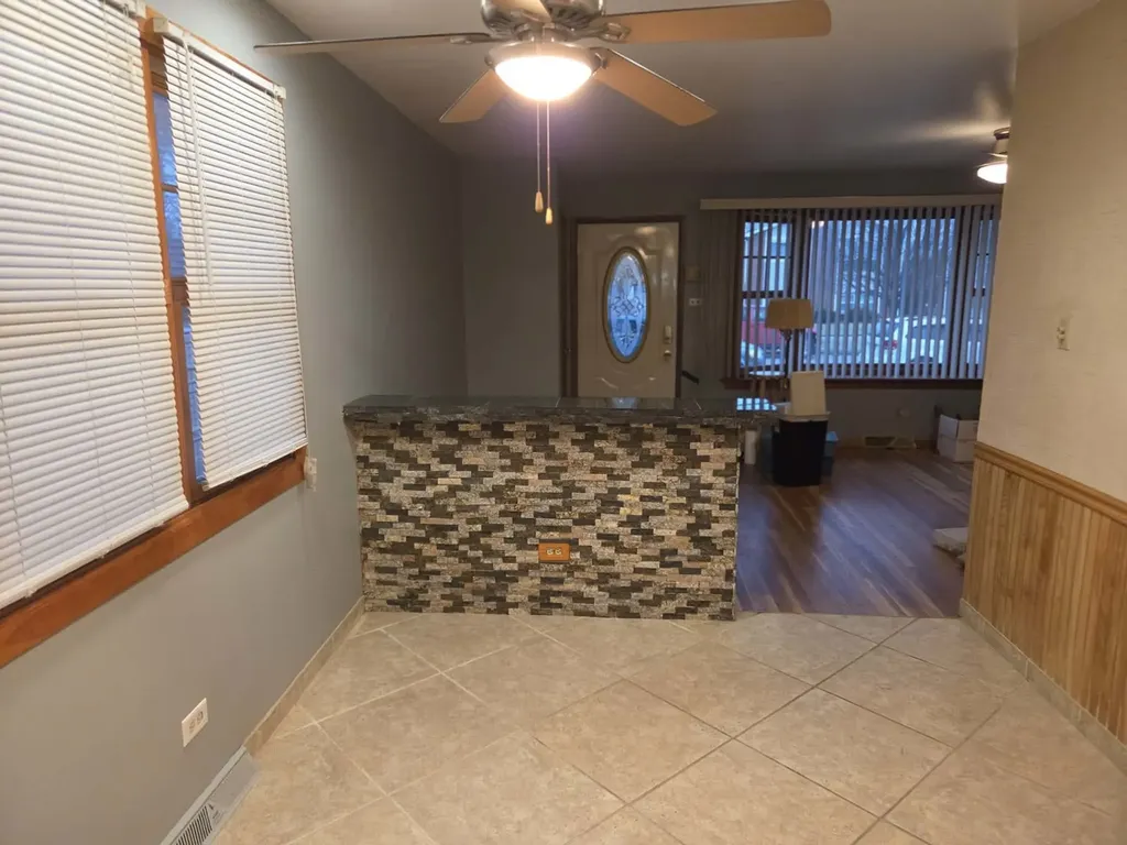 12622 South Marquette Avenue Chicago IL 60633