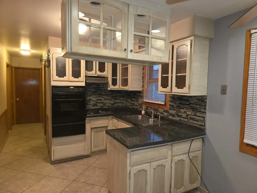 12622 South Marquette Avenue Chicago IL 60633