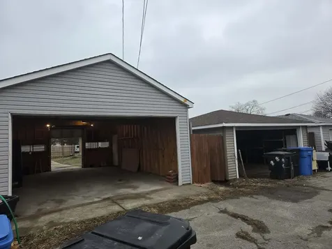 12622 South Marquette Avenue Chicago IL 60633