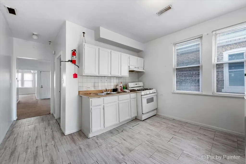 7030 South Artesian Avenue Chicago IL 60629
