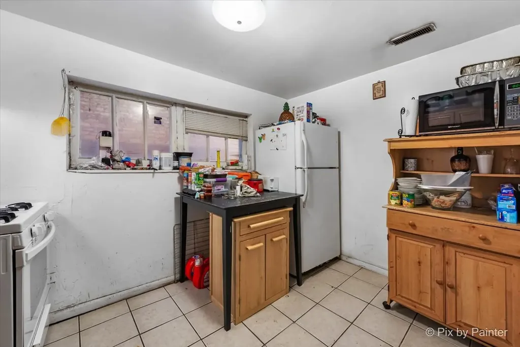 7030 South Artesian Avenue Chicago IL 60629