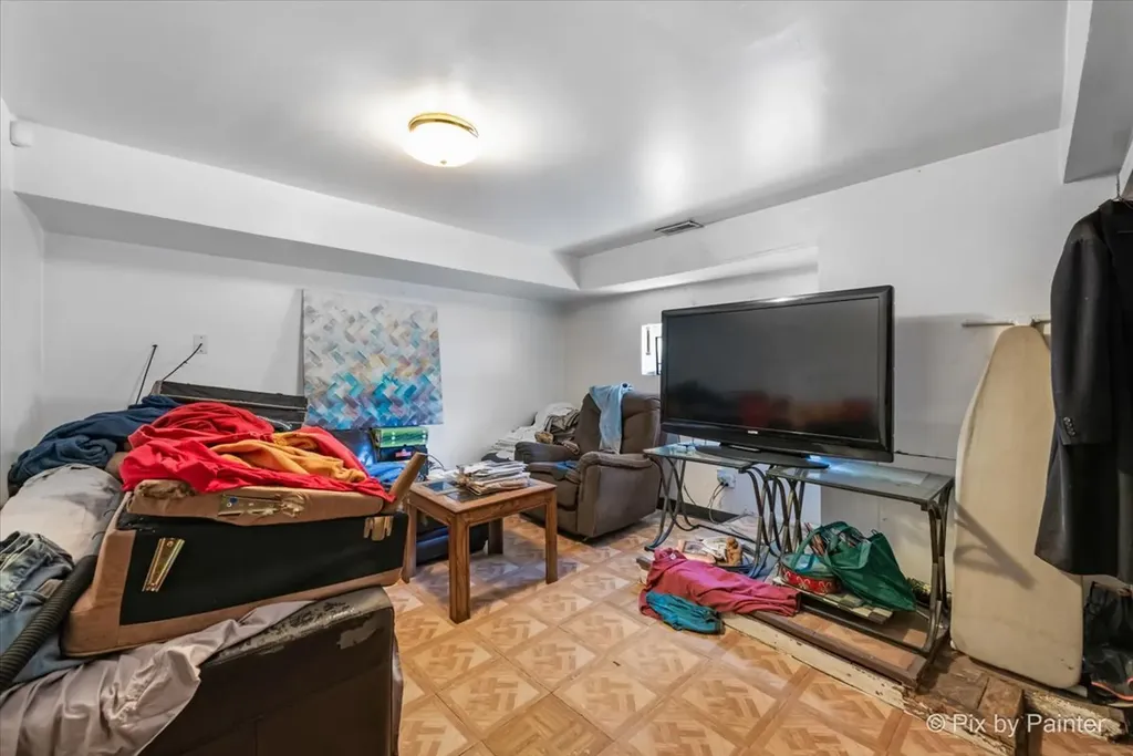 7030 South Artesian Avenue Chicago IL 60629