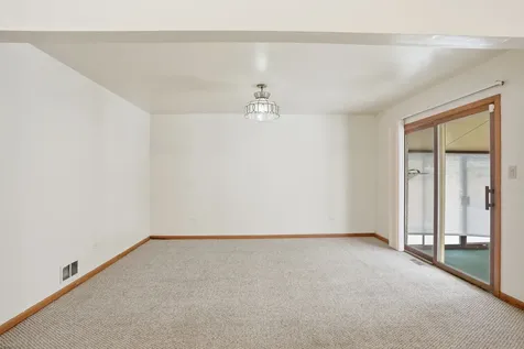15641 Cottage Grove Avenue Dolton IL 60419