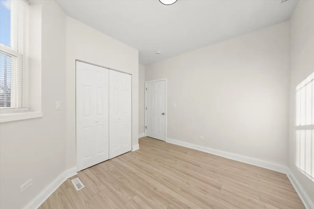 1215 West 59th Street Chicago IL 60636