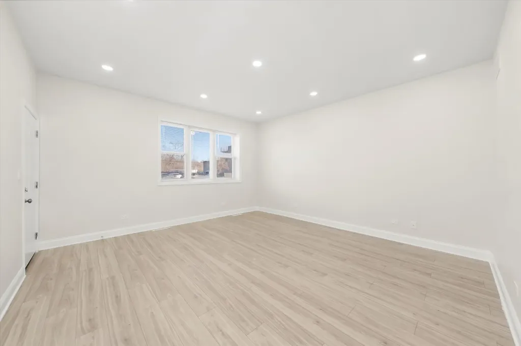 1215 West 59th Street Chicago IL 60636
