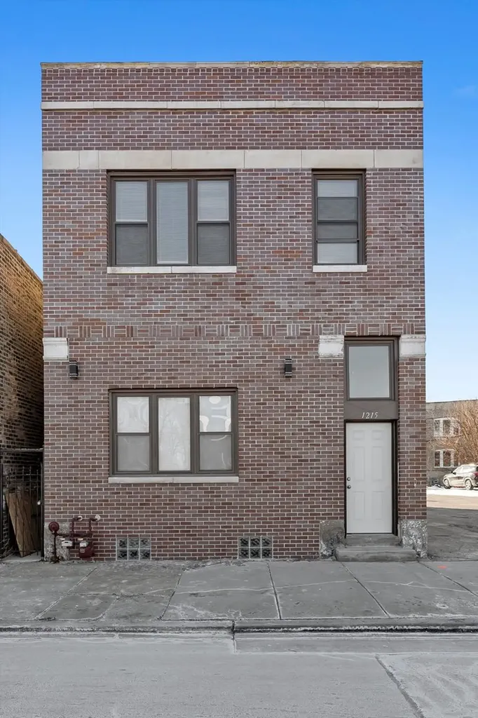 1215 West 59th Street Chicago IL 60636