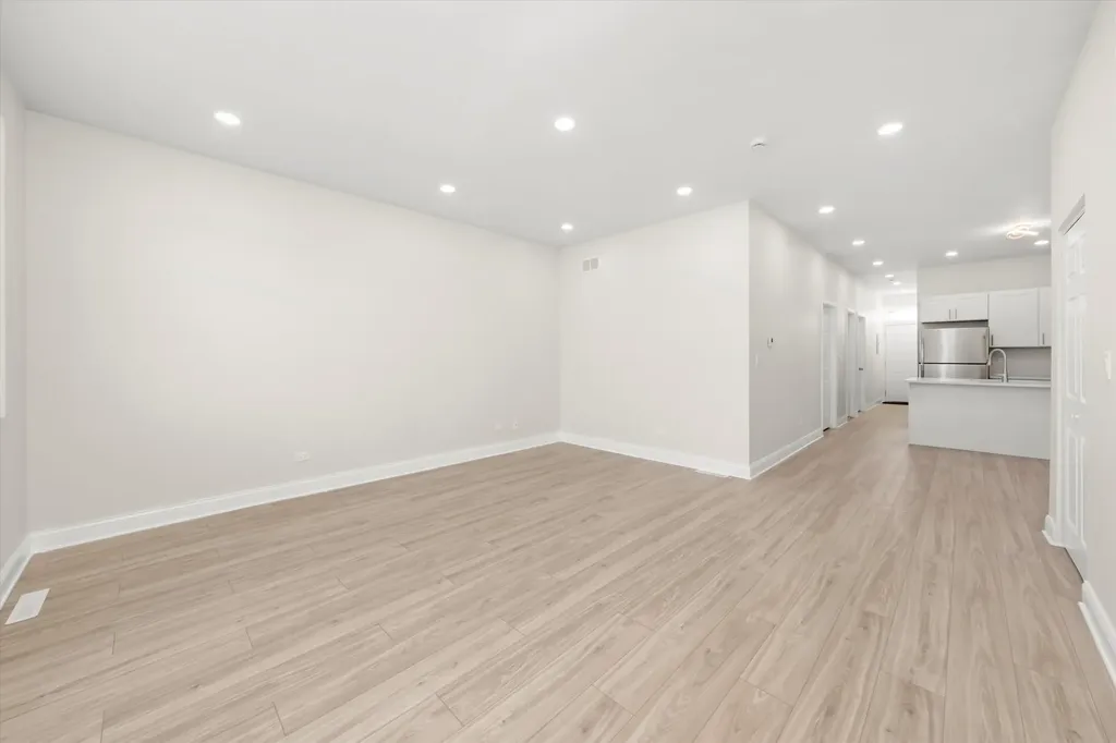 1215 West 59th Street Chicago IL 60636