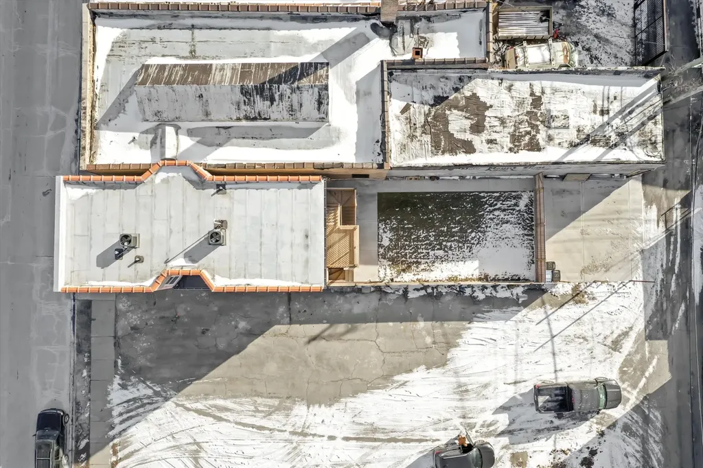 1215 West 59th Street Chicago IL 60636