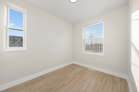 1215 West 59th Street Chicago IL 60636