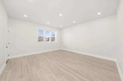 1215 West 59th Street Chicago IL 60636