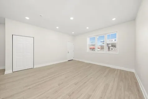 1215 West 59th Street Chicago IL 60636