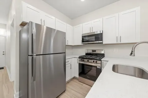 1215 West 59th Street Chicago IL 60636
