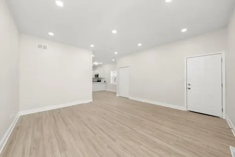 1215 West 59th Street Chicago IL 60636