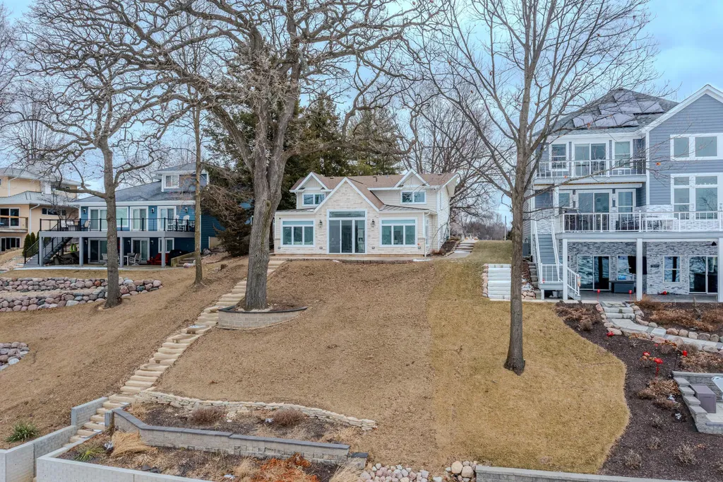 1590 Lake Holiday Drive Lake Holiday IL 60548