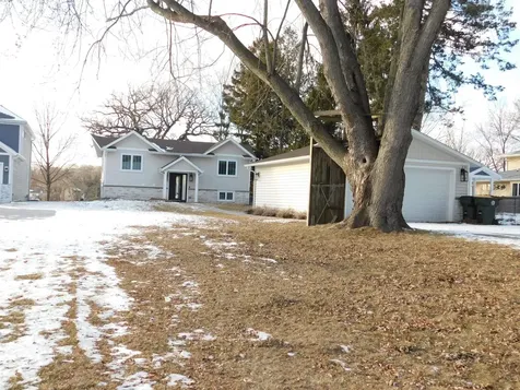 1590 Lake Holiday Drive Lake Holiday IL 60548