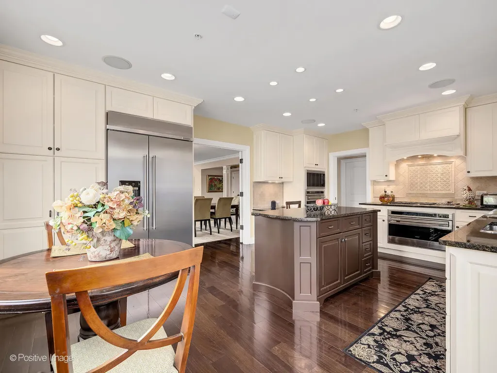 1218 Hawthorne Court Hinsdale IL 60521