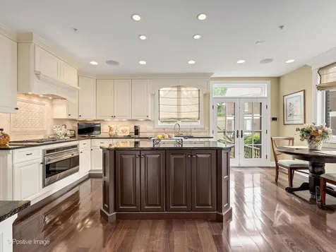 1218 Hawthorne Court Hinsdale IL 60521