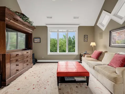 1218 Hawthorne Court Hinsdale IL 60521