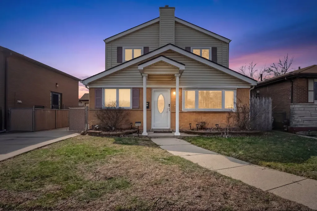 12704 South Muskegon Avenue Chicago IL 60633