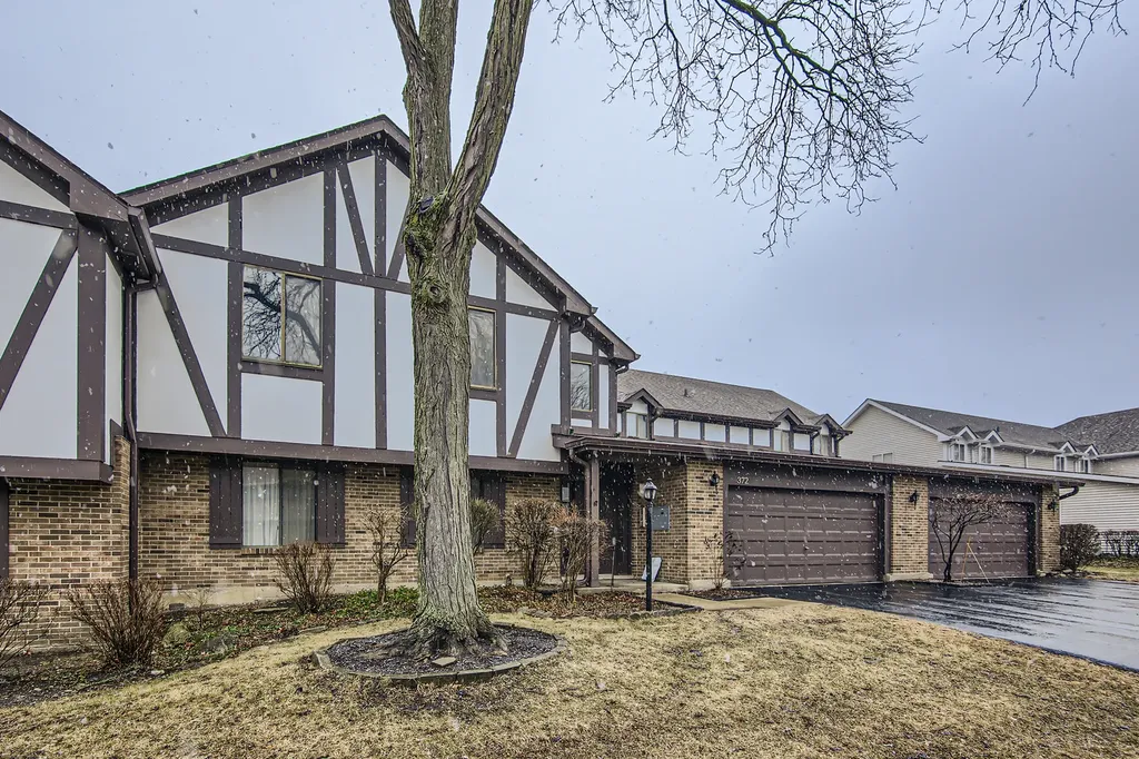 372 Springlake Lane Aurora IL 60504