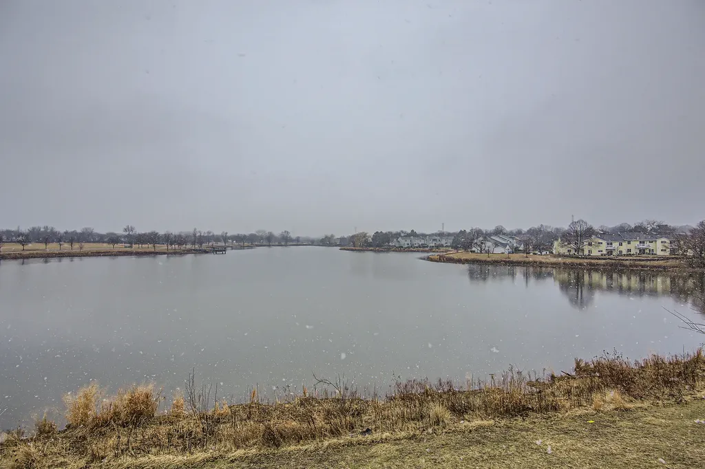 372 Springlake Lane Aurora IL 60504